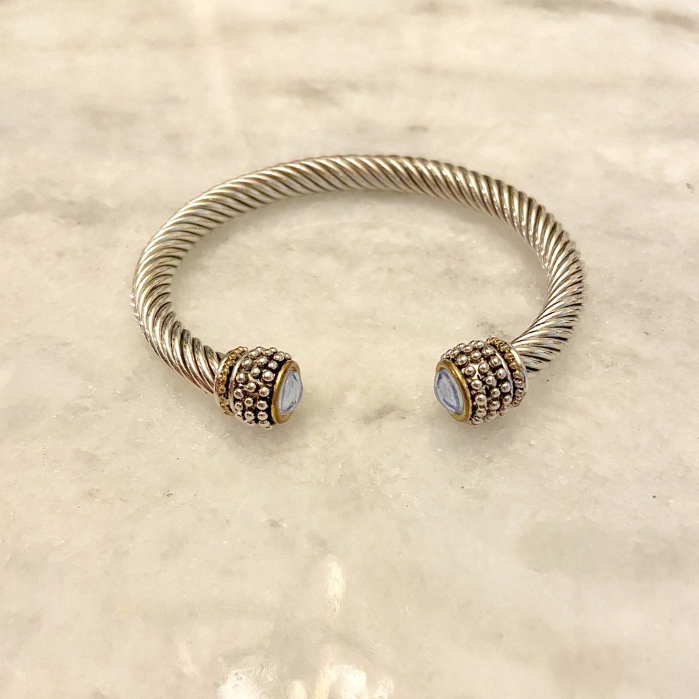 Bangle bracelet